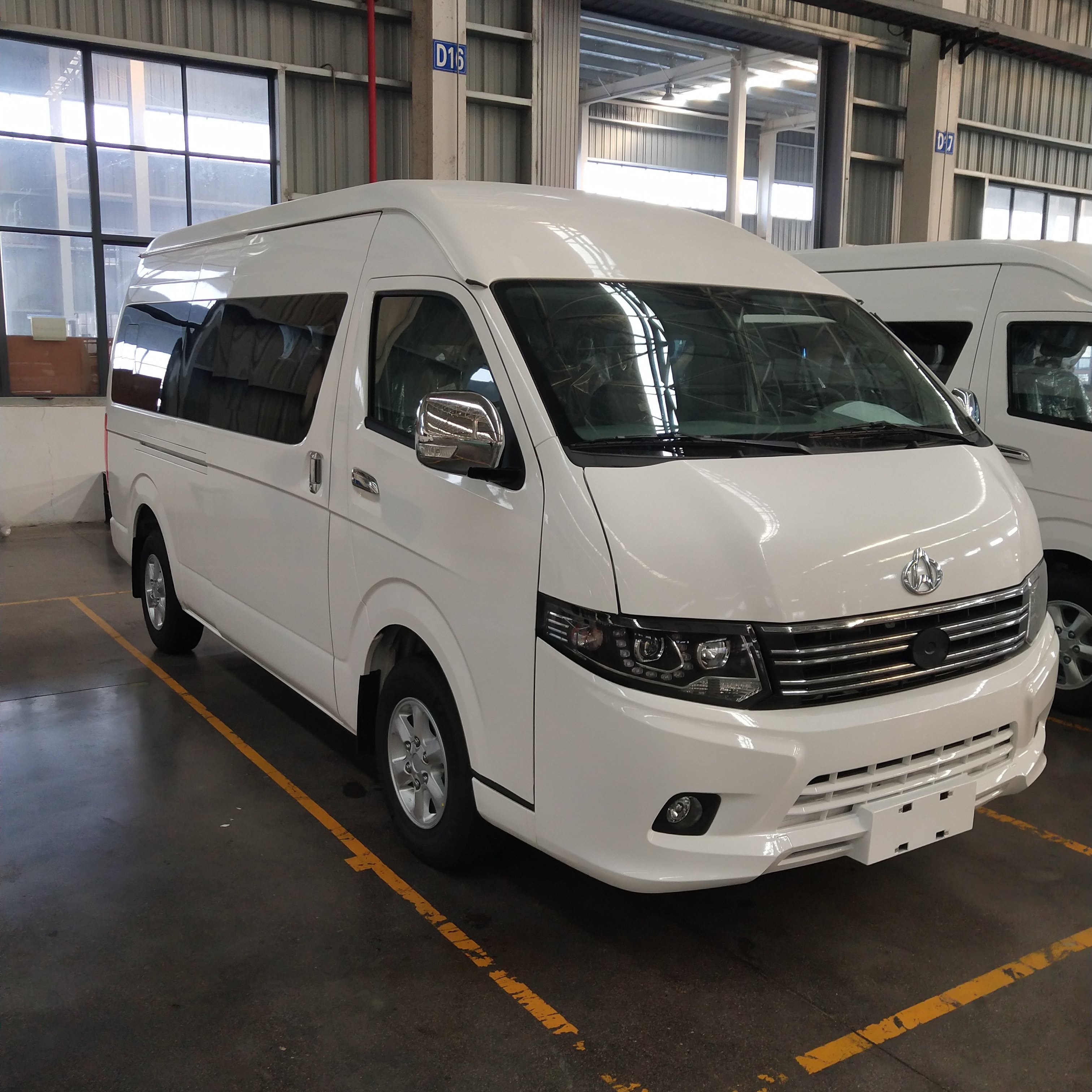 HIACE BUS for SALE